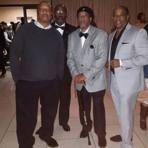 Meet your Posher, Kenneth